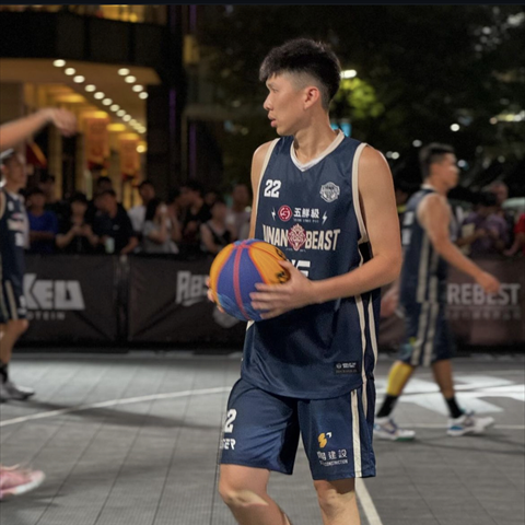 Profile of Yen-Hsin Chang
