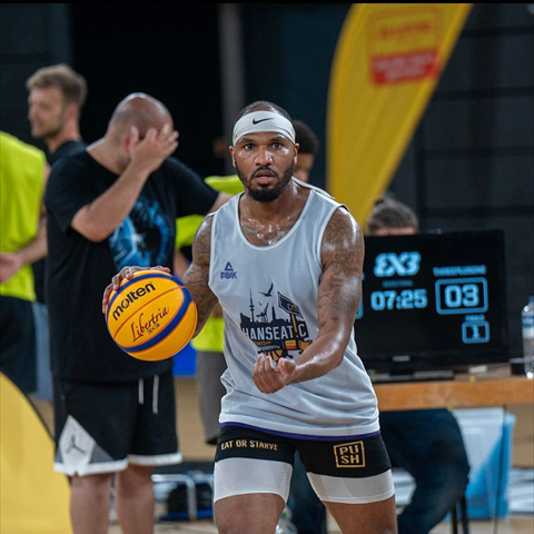 Justin Dennis