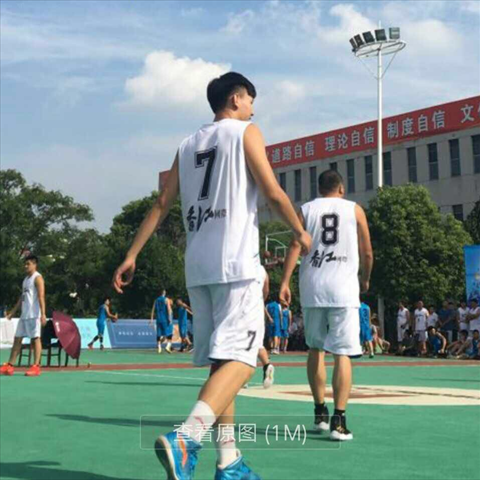 Profile of 威猛 杨